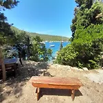 Дом отдыха A Tiny Sea In The Wilderness Вис