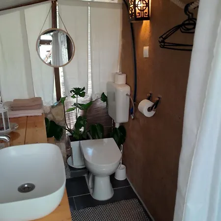 Дом отдыха A Tiny Sea In The Wilderness Вис