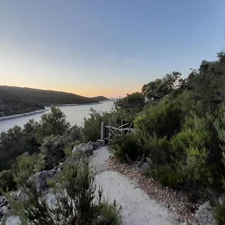 A Tiny Sea In The Wilderness Дом отдыха Вис