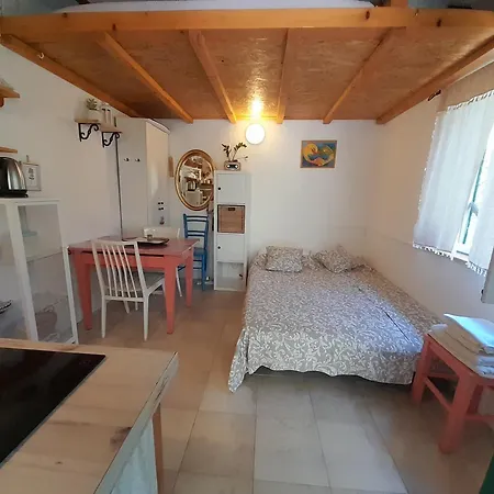 بيت للعطل A Tiny Sea In The Wilderness