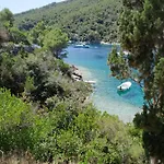 A Tiny Sea In The Wilderness Nyaraló *